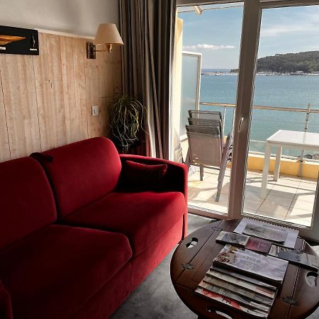 Une terrasse sur la mer Crozon Esterno foto