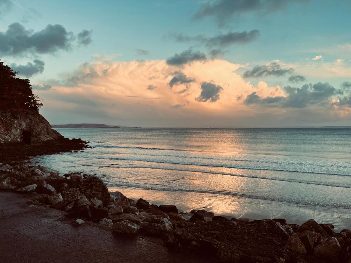 Une terrasse sur la mer Crozon Esterno foto